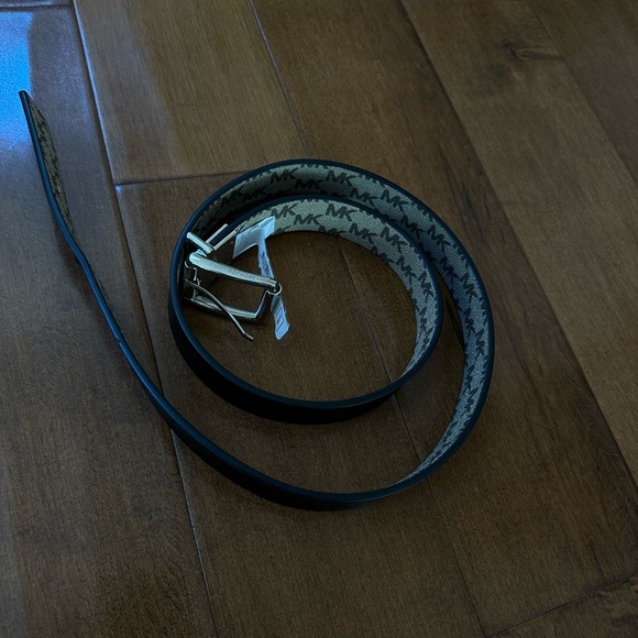 MICHAEL Michael Kors Accessories - NWT Michael Kors Reversible Belt